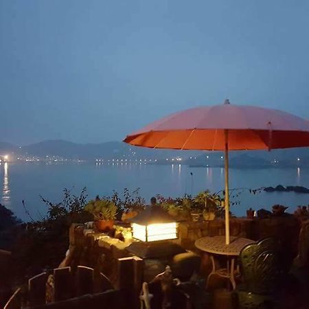 Furen Homestay Nangan Exterior photo